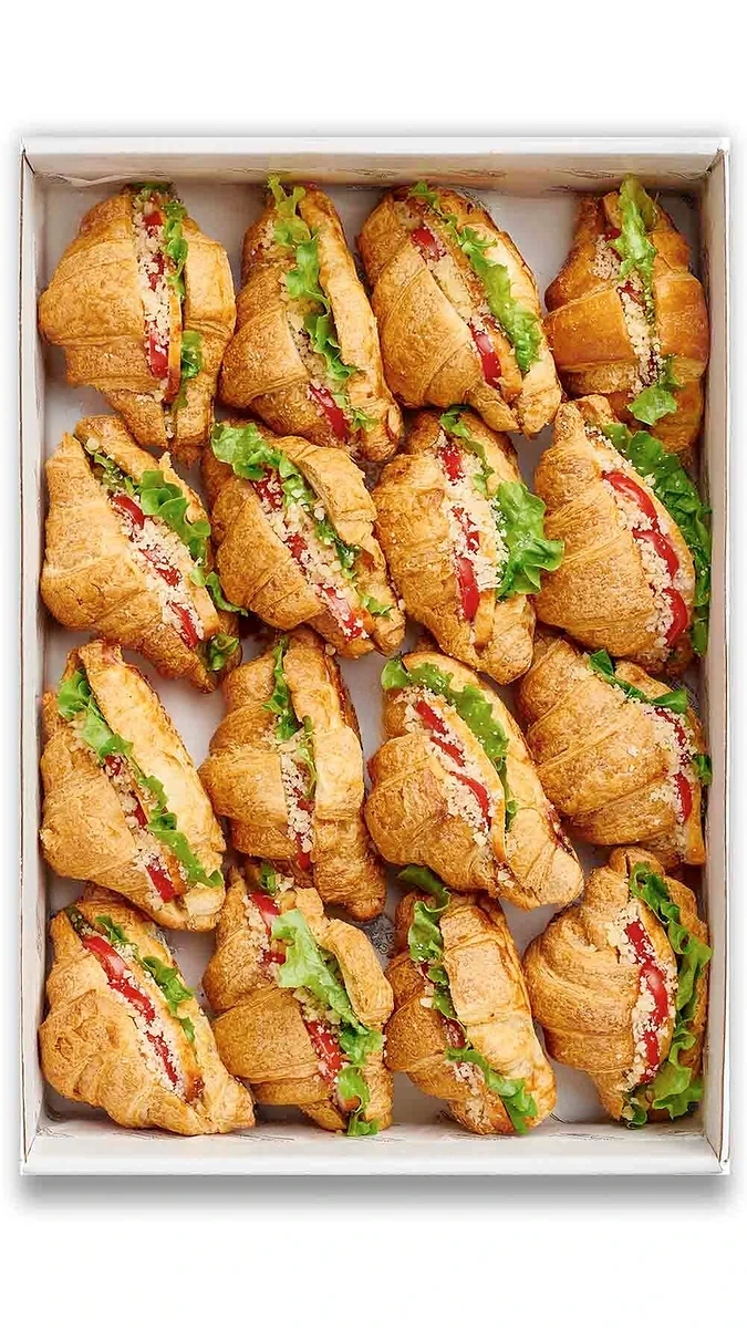 Mini croissants de pollo