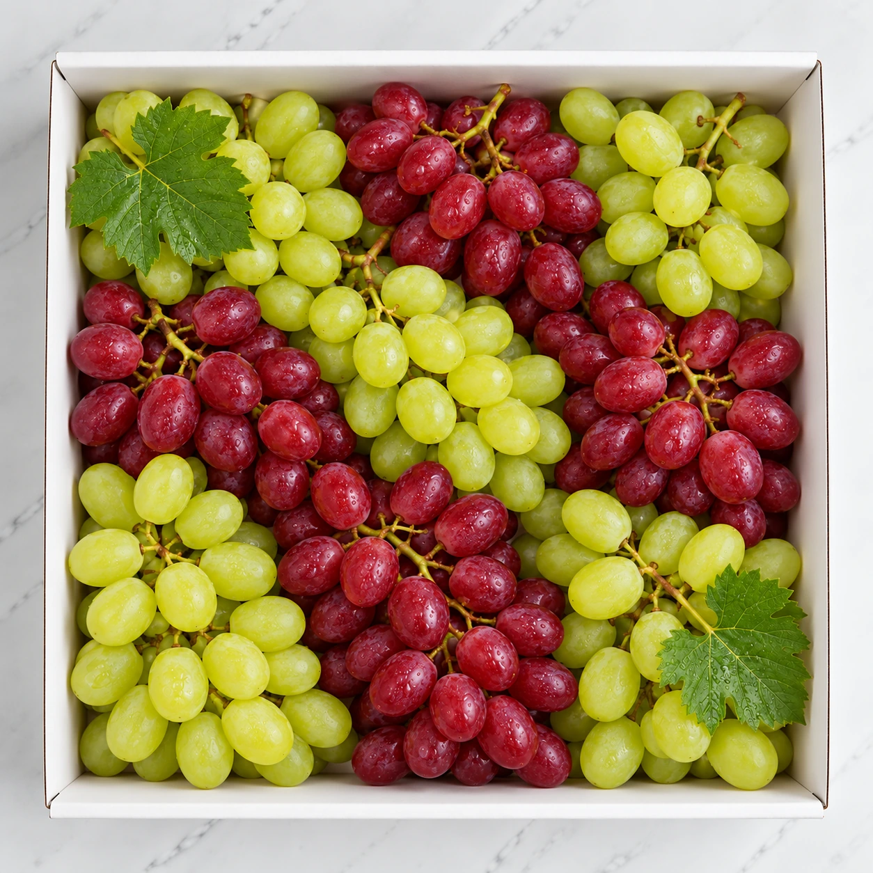Uva blanca y roja — bandeja de 1 kg