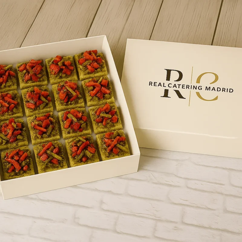 Bandeja 16 porciones de Coca de Verduras (Vegana) — asadas al estilo Madrid